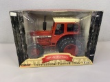 1/16 Case IH International Farmall 1466 Tractor