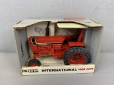 1/16 International 1066 ROPS Tractor
