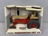 1/16 International 826 Tractor