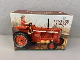 1/16 International Farmall 826 Tractor