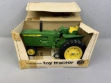 1/16 John Deere Toy Tractor