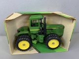 1/16 John Deere 8650 4WD Tractor