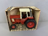 1/16 International 1086 Tractor w/ Cab