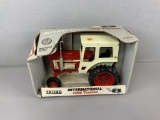 1/16 International Farmall 1468 Tractor, Ertl