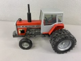 1/16 Massey Ferguson 690 Tractor