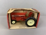 1/16 International Farmall Tractor, Ertl Toys
