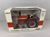 1/16 International Harvester Farmall 856 Tractor