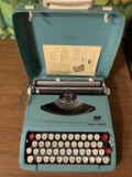 Smith-Corona Corsair Manual Typewriter