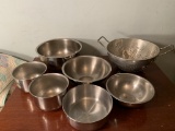 6 Stainless Mixing Bowls & Colander