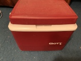 8 Qt. Gott Cooler