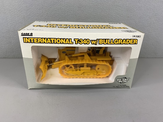 1/16 International T-340 w/Bullgrader, Ertl