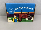 1/16 Farmall Super MTA  Diesel Toy Farmer 1991