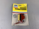 1/64 New Holland Mower Conditioner, Ertl