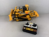 Caterpillar D10 N Remote Control, Quality Toys