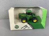 1/64 John Deere 4 WD 8850 Tractor