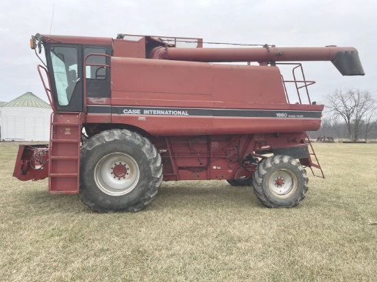 Case IH 1660 Combine | Farm Equipment & Machinery | Online Auctions