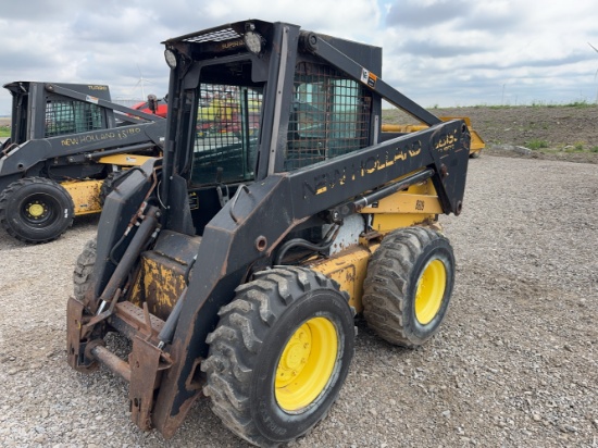 LX865 New Holland Skid Steer