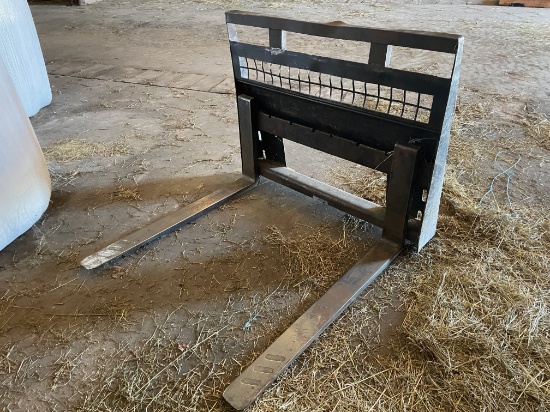 Skid Loader Pallet Forks