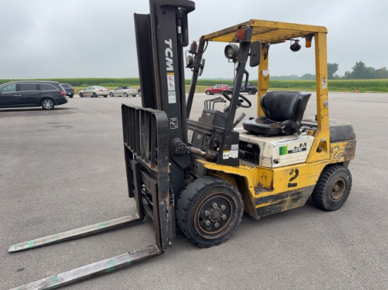 TCM FHG 30 Tow Motor