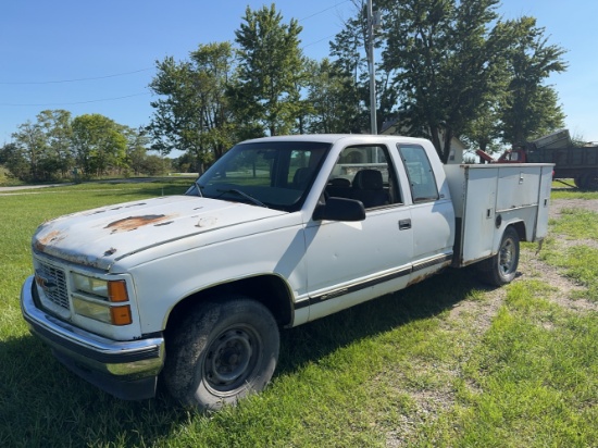 GMC 2500 Ext Cab w/ 8’ Utility Bed