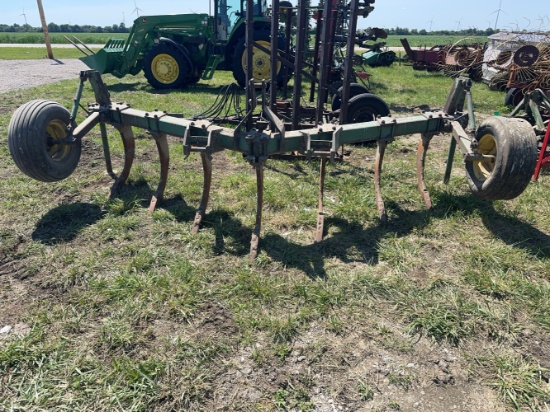 John Deere 7 Shank Ripper - 20” Spacing