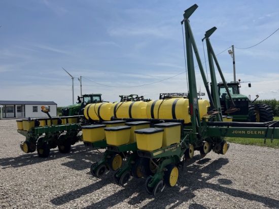 John Deere 7200 12 Row Planter