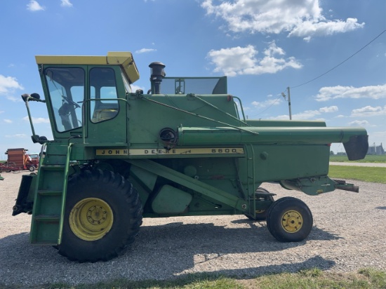 John Deere 6600 Combine
