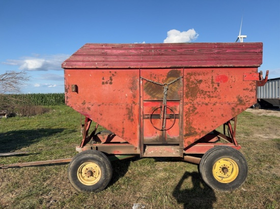 JM Gravity Wagon w/ John Deere Running Gear