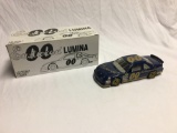 1:24 scale die-cast 00 Lumina race car 