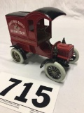 ERTL Anheuser-Busch Budweiser replica 1905 Ford's first delivery car diecast metal bank with key