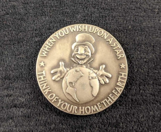 Disney Cast Exclusive When You Wish Upon A Star Coin With Jiminy Cricket 1995 Lot Of Fifty Six