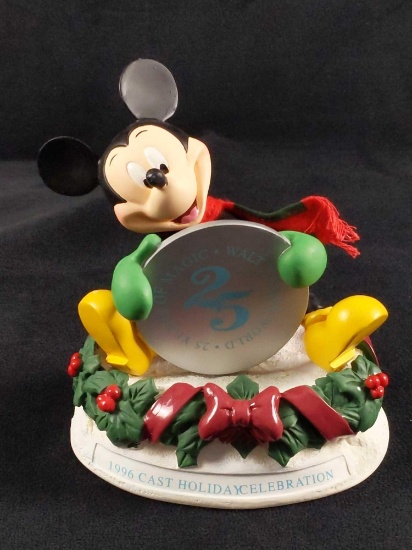1996 Disney Cast Exclusive Mickey Christmas Figure