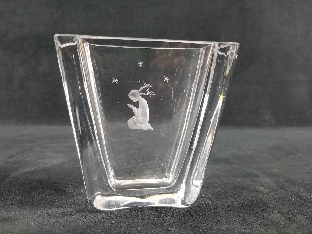 Mid Century Skruf Sweden Art Glass Vase Etched Praying Girl | Art, Antiques  & Collectibles Collectibles | Online Auctions | Proxibid