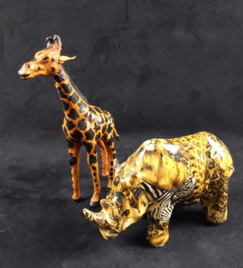 La Vie Resin Rhino And Resin Giraffe Figures