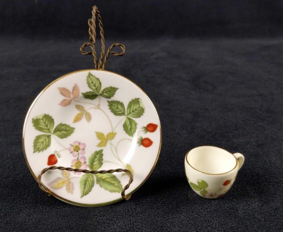 Mini Wild Strawberry Wedgewood Cup Plate China