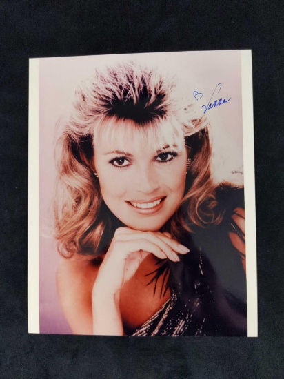 Autographed Vanna White Publicity Photo Wheel Of Fortune B
