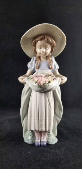 La Nina Del Prado Bountiful Blossoms Lladro