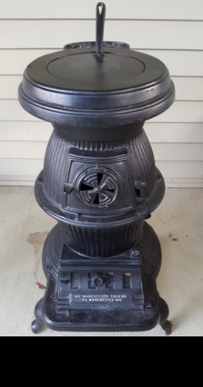 N. Manchester Foundry Co - Pot Belly Stove - N. Manchester, IN - 30 1/2"H x 22"D x 16" W