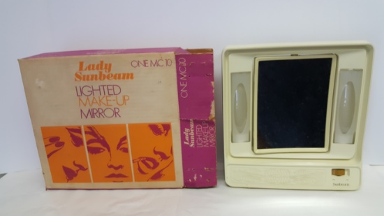 Retro Lady Sunbeam Lighted Make Up Mirror in Original Box - works.