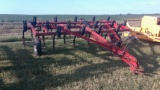 Case IH 5700, 17' pull type chisel