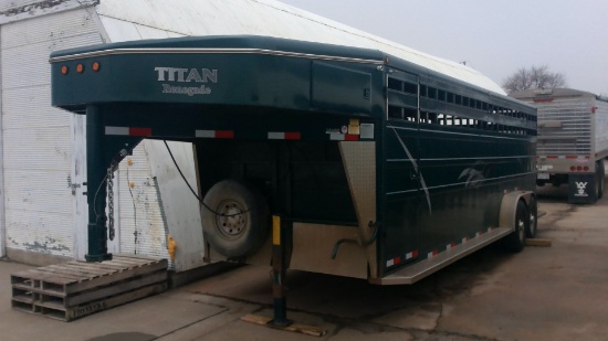 2004 Titan Renegade 24' gooseneck trailer