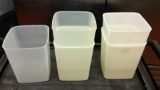 Set of 5 4qt containers