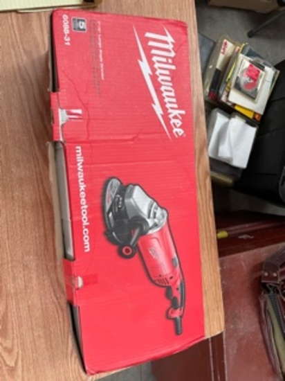 Milwaukee Heavy Duty 7"-9" Large Angle Grinder