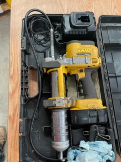 Dewalt 18V Grease Gun