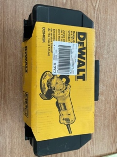 Dewalt D28402K Heavy Duty 4 1/2" Grinder NIB
