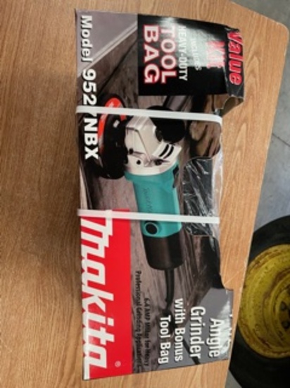 Makita 9527NBX 4 1/2" Angle Sander w/Dust Bag NIB