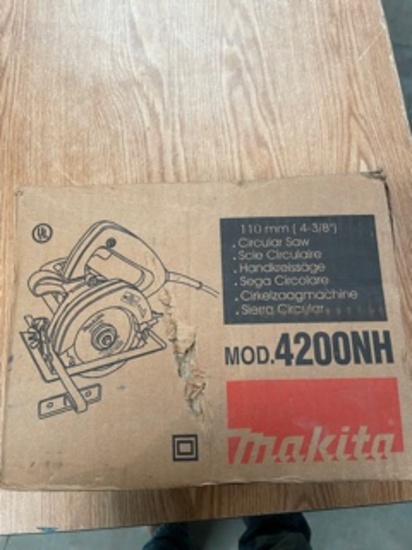 Makita 4200NH 4 3/8" Circular Saw