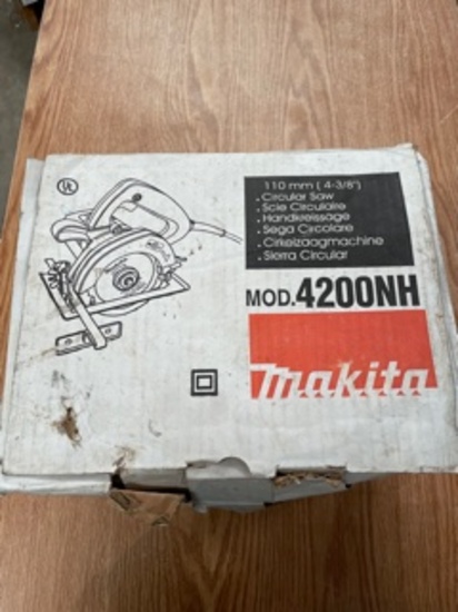 Makita 4200NH 4 3/8" Circular Saw