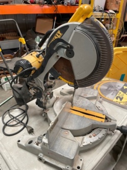 Dewalt DW706 12" Double Bevel Miter Saw w/Blades