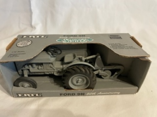 Ford 9N w/ 2 Bottom Plow 1/16 Scale ERTL Special Edition